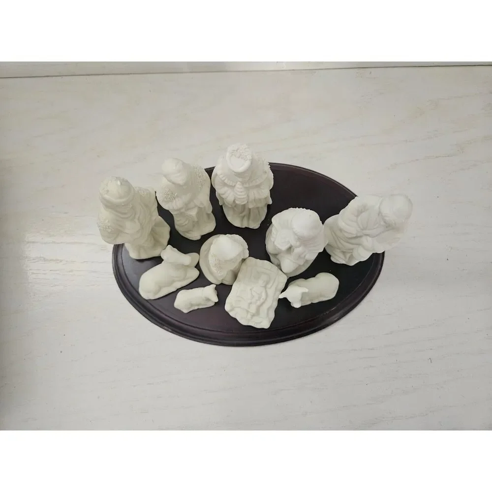 World Bazaars Nativity Set - Jade Collection‎ 11pc Including Wood Base